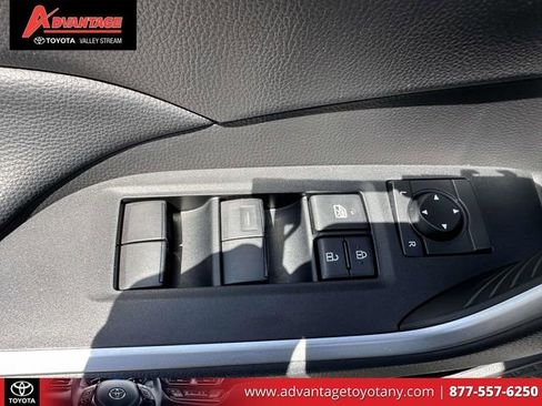 Certified 2025 Toyota RAV4 LE AWD/4WD image 22