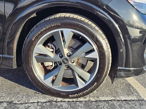 Used 2024 Audi Q4 e-tron Premium Plus image 4