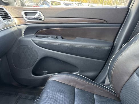 Used 2016 Jeep Grand Cherokee Overland image 24