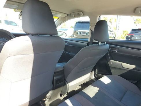 Used 2019 Toyota Corolla LE image 11