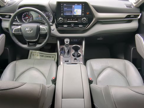 Used 2022 Toyota Highlander Limited image 42