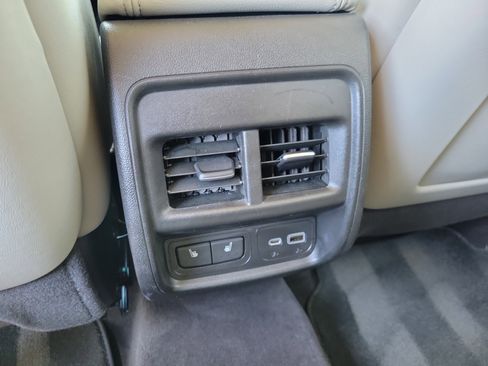 Used 2020 Cadillac XT4 Premium Luxury w/ Enhanced Visibility Package FWD image 15