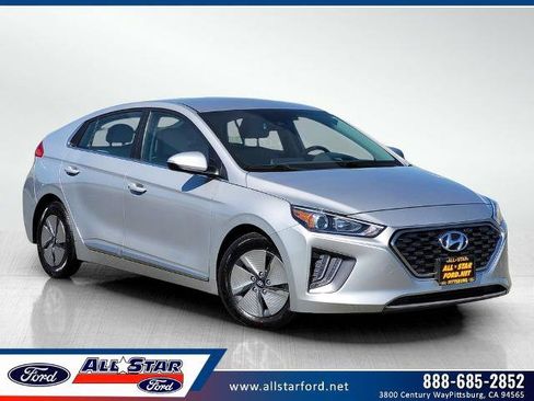 Used 2022 Hyundai Ioniq SE FWD image 1