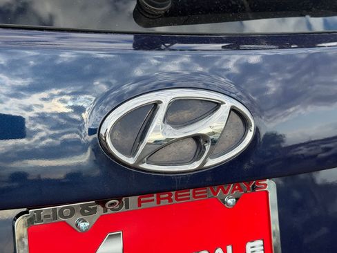 Used 2018 Hyundai Santa Fe Sport 2.0T FWD image 39