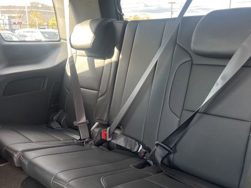 Used 2018 GMC Yukon SLT w/ HD Trailering Package image 19