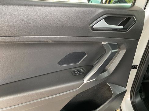 Used 2018 Volkswagen Tiguan SEL w/ R-Line Package image 41