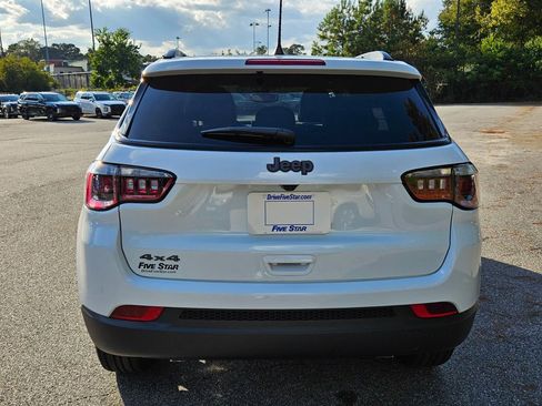 New 2026 Jeep Compass Latitude image 11