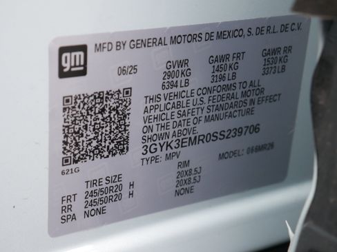 Certified 2025 Cadillac Optiq Sport 1 w/ LPO, Floor Liner Package image 30