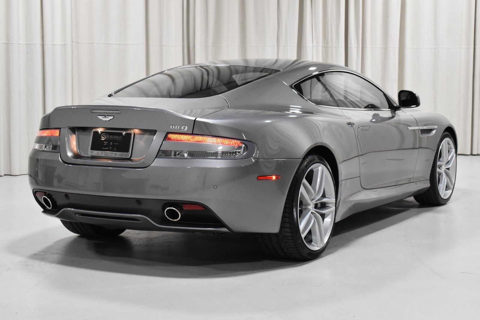 Used 2014 Aston Martin DB9 Coupe RWD image 5