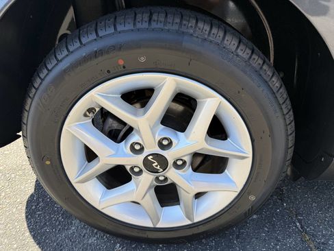 Used 2022 Kia Soul LX w/ Technology Package FWD image 19