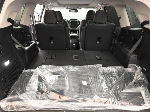 New 2026 Subaru Ascent Limited image 19