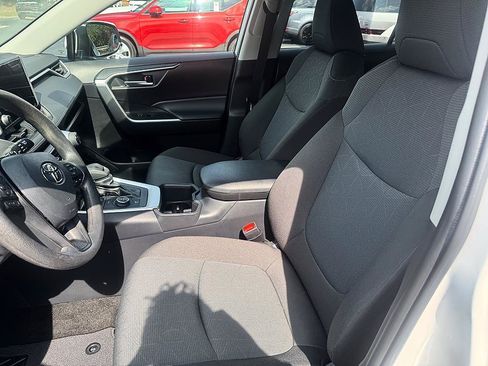 Certified 2025 Toyota RAV4 XLE AWD/4WD image 10