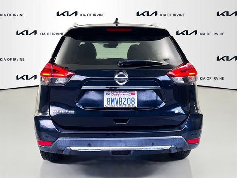 Used 2019 Nissan Rogue SV image 6