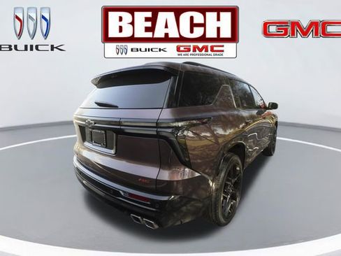 Used 2024 Chevrolet Traverse RS FWD image 3