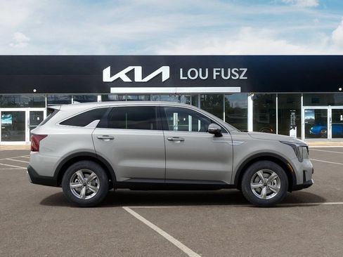 New 2026 Kia Sorento LX FWD image 7