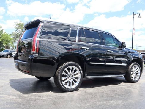 Used 2018 Cadillac Escalade Luxury AWD/4WD image 5
