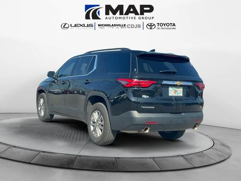 Used 2023 Chevrolet Traverse LT FWD image 3