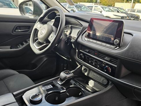 Used 2024 Nissan Rogue S AWD/4WD image 10