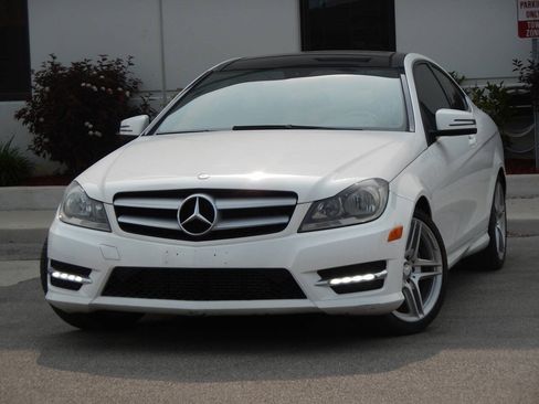 Used 2013 Mercedes-Benz C 250 Coupe image 4