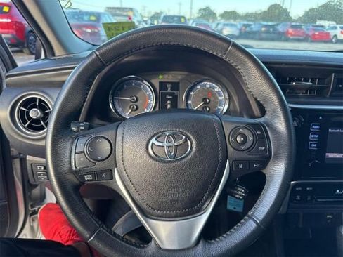 Used 2018 Toyota Corolla SE image 16