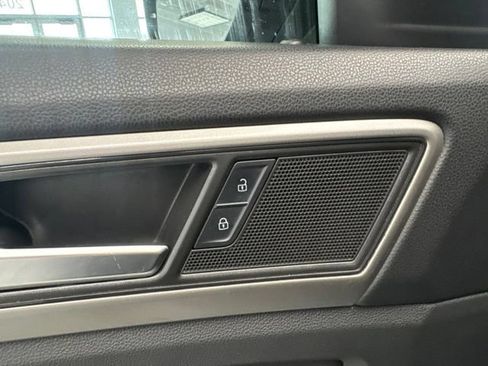 Used 2020 Volkswagen Atlas Cross Sport SE AWD/4WD image 20