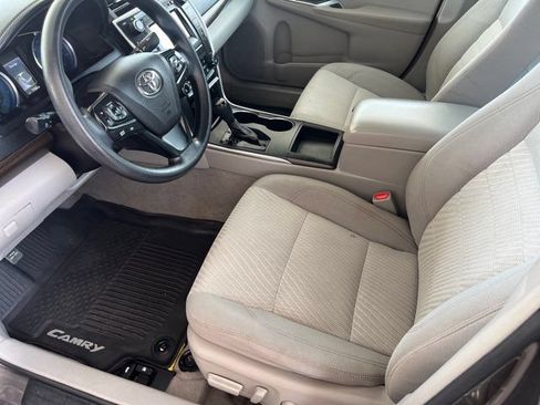 Used 2017 Toyota Camry LE FWD image 6