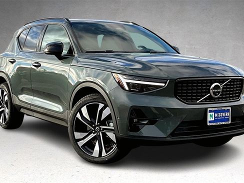 New 2026 Volvo XC40 B5 Ultra w/ Climate Package image 2