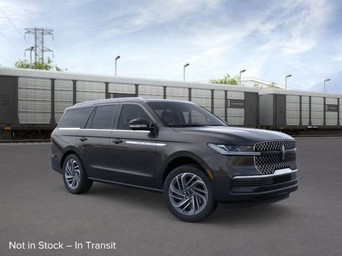New 2026 Lincoln Navigator Reserve AWD/4WD image 7
