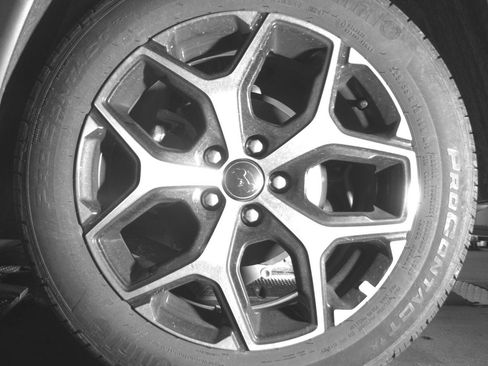 Used 2025 Jeep Compass Limited image 14