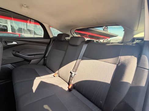 Used 2015 Ford Focus SE FWD image 14