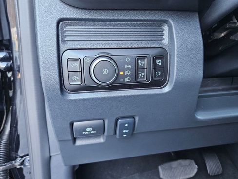 New 2026 Ford F350 Lariat w/ Black Appearance Package image 17