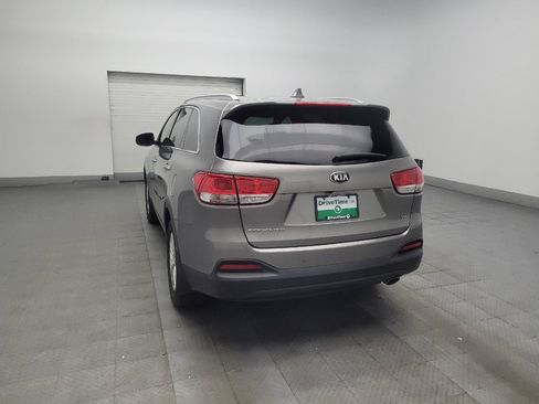 Used 2018 Kia Sorento FWD V6 w/ LX V6 Convenience Package image 5