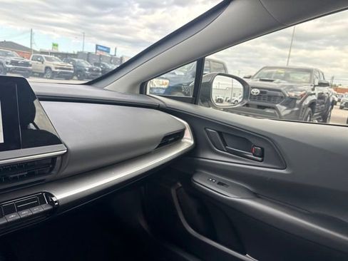 Used 2024 Toyota Prius LE FWD image 23