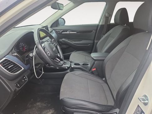 Used 2023 Kia Seltos S w/ Navigation Package FWD image 9