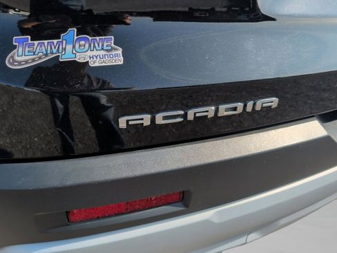 Used 2023 GMC Acadia SLE image 15