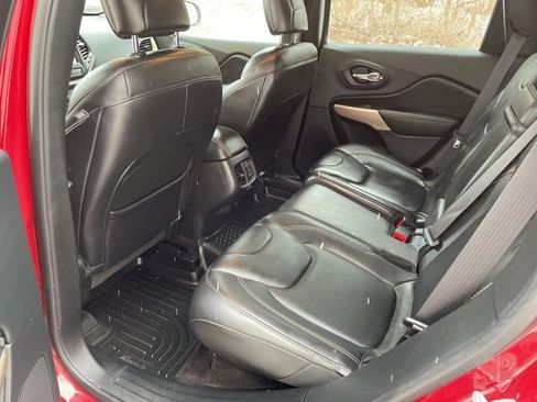 Used 2017 Jeep Cherokee Latitude w/ True North Edition image 12