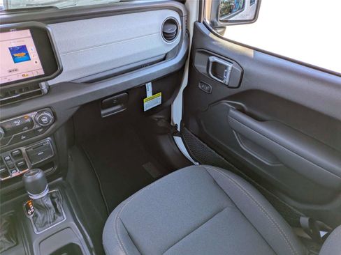 New 2026 Jeep Gladiator Sport image 17