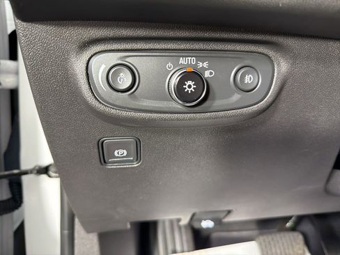 Used 2024 GMC Terrain SLT AWD/4WD image 30