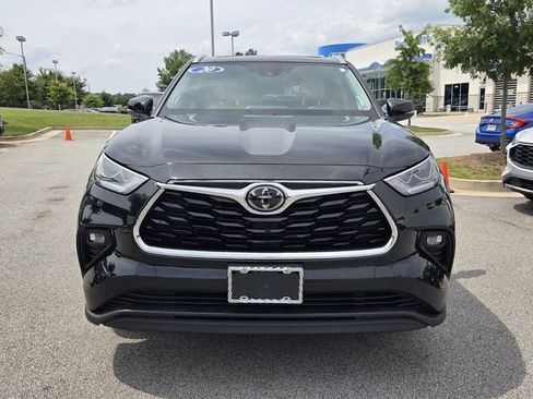 Used 2020 Toyota Highlander Limited FWD image 3