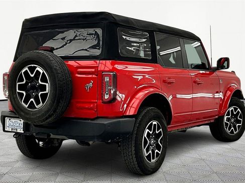 Used 2024 Ford Bronco Outer Banks image 2