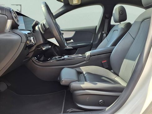 Used 2025 Mercedes-Benz CLA 250 image 23