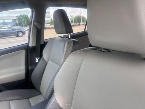 Used 2014 Toyota RAV4 Limited w/ Technology Package FWD image 4