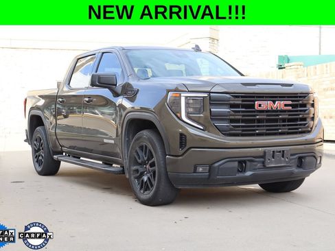 Used 2023 GMC Sierra 1500 Elevation w/ Preferred Package RWD image 1
