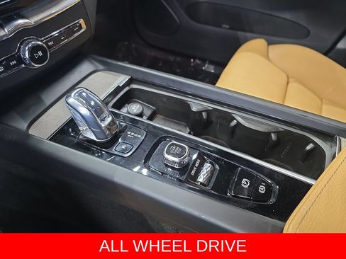 Used 2018 Volvo XC60 T8 Inscription w/ Advanced Package AWD/4WD image 23