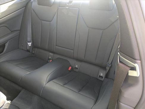 Used 2025 BMW 440i xDrive Coupe w/ Premium Package image 19