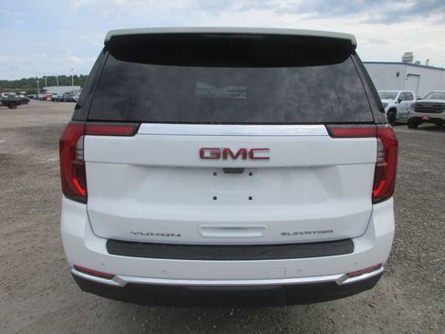New 2026 GMC Yukon Elevation w/ Elevation Premium Package AWD/4WD image 5