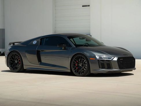 Used 2018 Audi R8 V10 RWD image 14