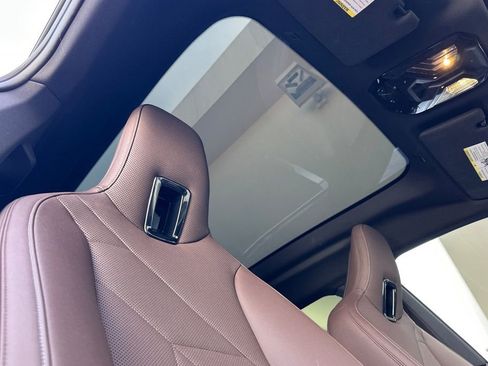 Used 2023 BMW iX xDrive50 image 18