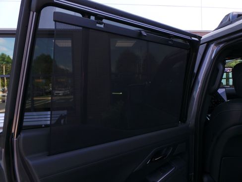 Used 2025 Lexus GX 550 w/ Cold Area Package AWD/4WD image 40