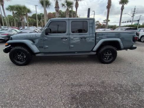 Used 2025 Jeep Gladiator Sport image 5